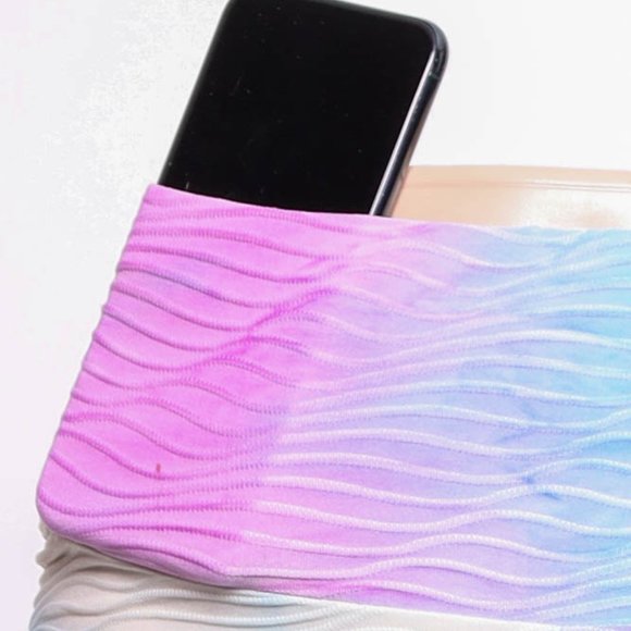 Tie Dye Scrunch Butt Leggings w/ Pocket - Picture 6 of 6